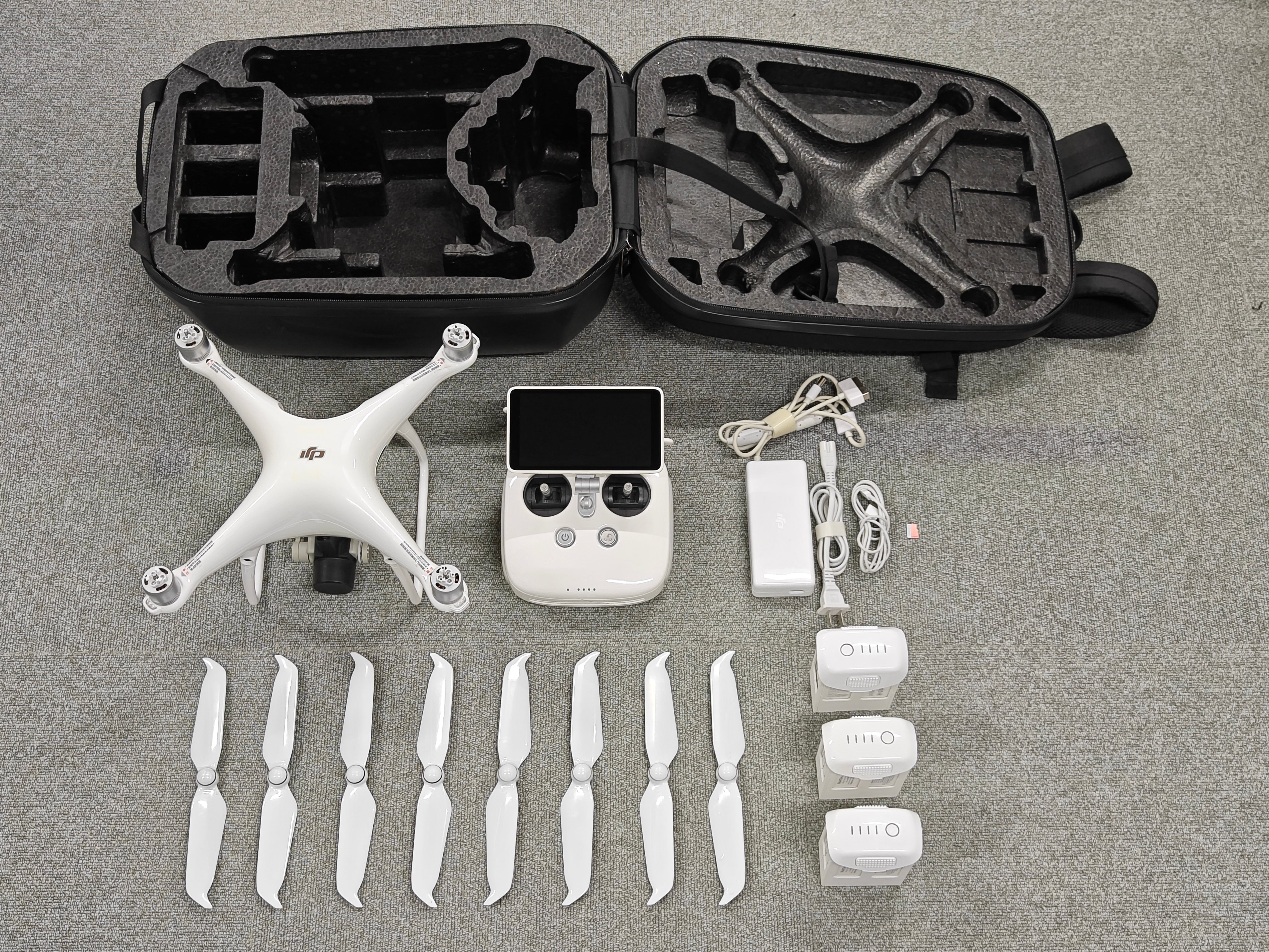 DJI Phantom 4 Pro V2.0 + バッテリー 3 個セット | Kakihiro