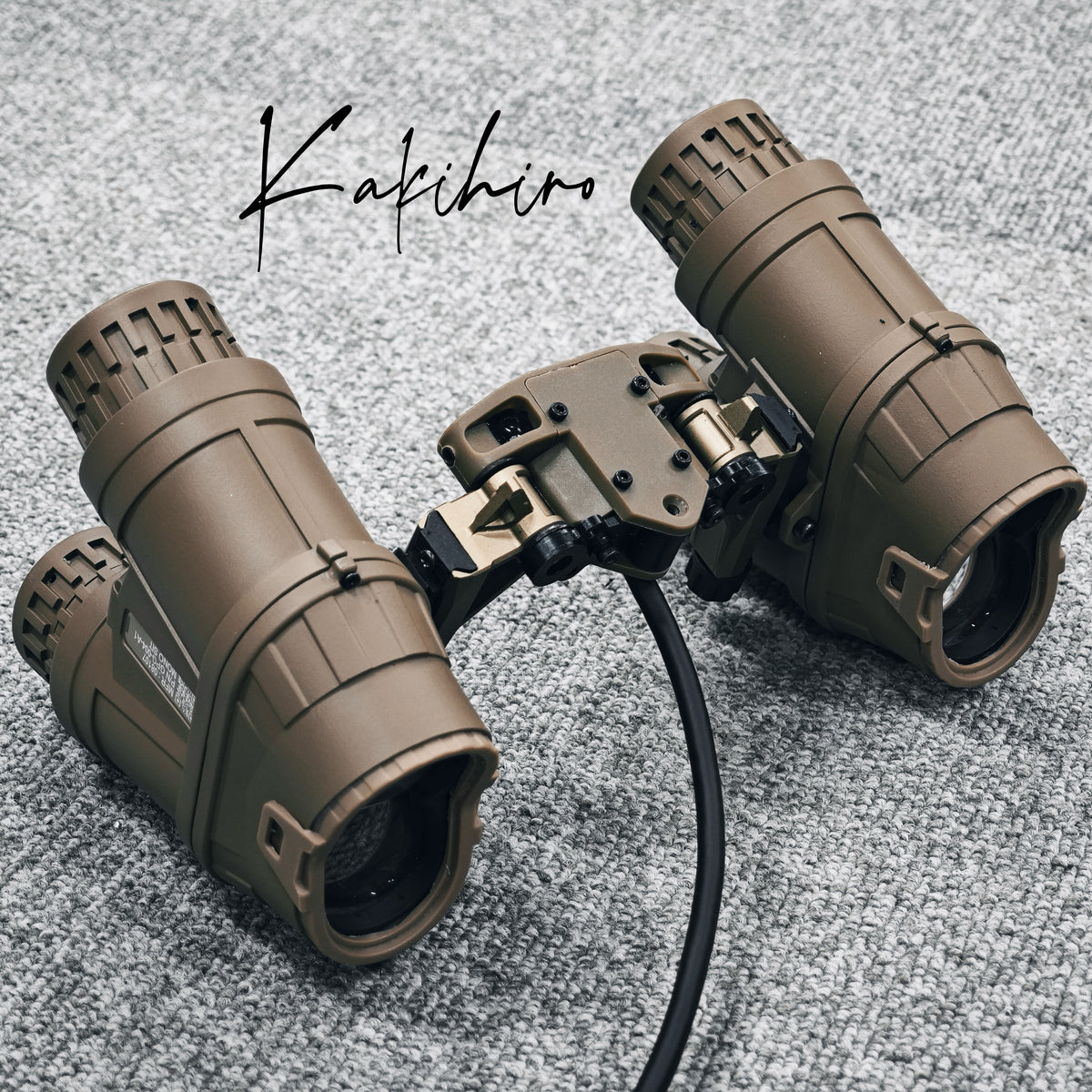 CHIMERA 4眼ナイトビジョン・ホワイトフォスファー — 商品写真 1